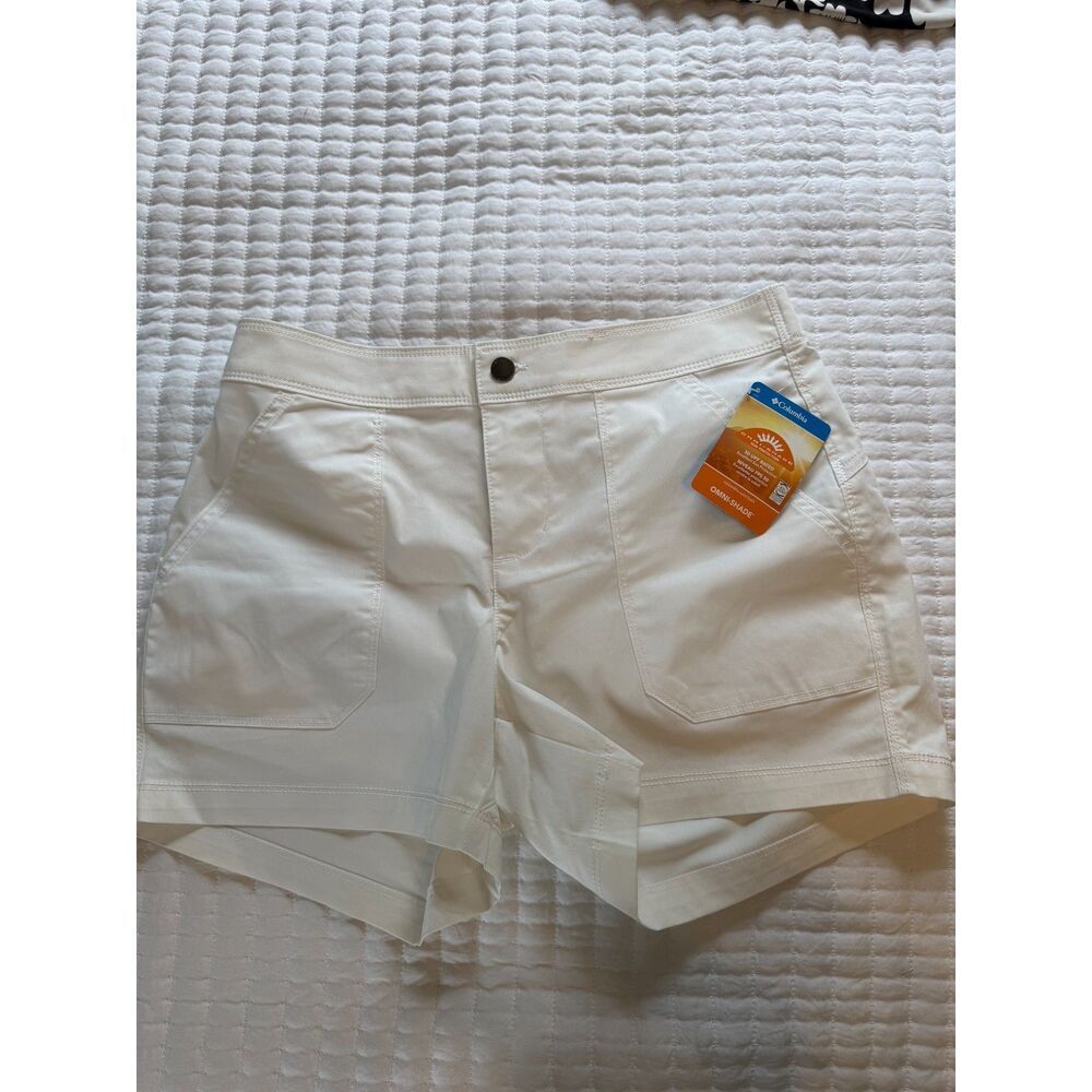 New!! Columbia Woman's White Shorts size 10